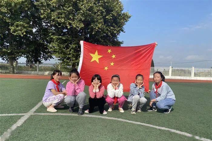 宋江手下的五虎将是关胜，林冲，秦明，呼延灼，董平.对吗